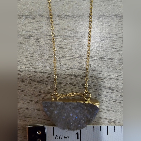 White druzy quartz necklace - Picture 10 of 16